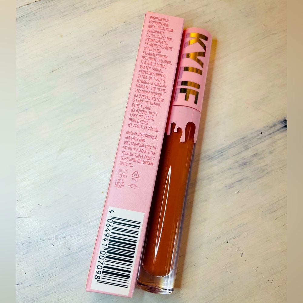 ✨NWT KYLIE JENNER MATTE LIQUID LIPSTICK